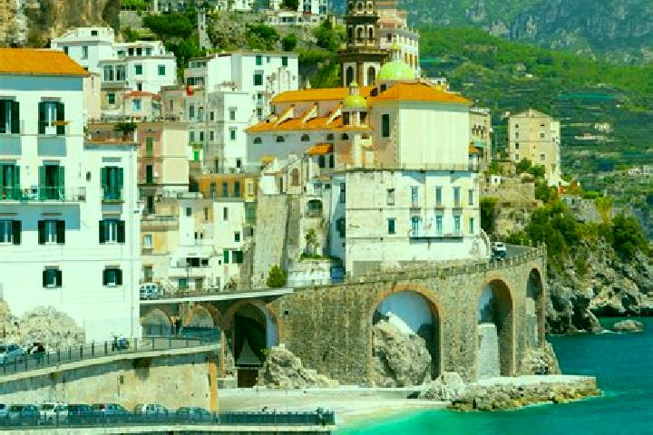 Kinsley, 24 — Escort in Bompietro, Italy
