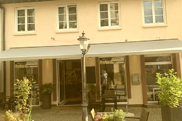 Kinsley, 24 — Escort in Gerolzhofen, Germany