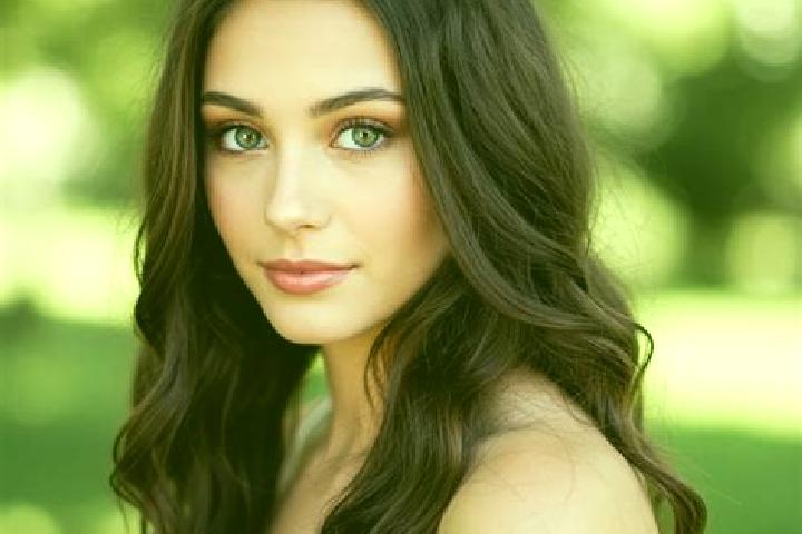 Kinsley, 25, a brunette hazel-eyed latina companion based in Klenivka. Offering GFE, Couples, Massage, BDSM. Available for incall and outcall, day and evenin...