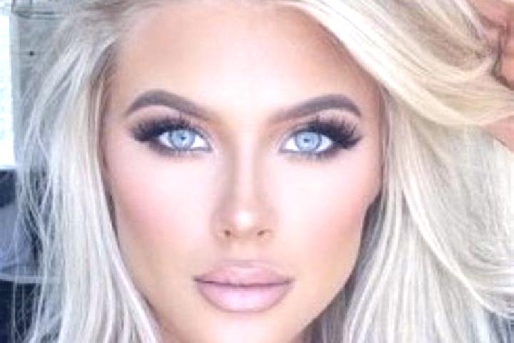 Kinsley, 25, a platinum blonde green-eyed latina companion based in Sacred Heart. Offering Roleplay, Travel Companion, Striptease, Massage. Available for inc...