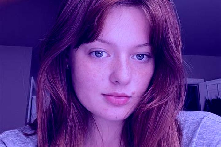 Kinsley, 25, a red green-eyed caucasian companion based in Chinavita. Offering Couples, Tantra, Erotic Massage. Available for incall and outcall, day and eve...