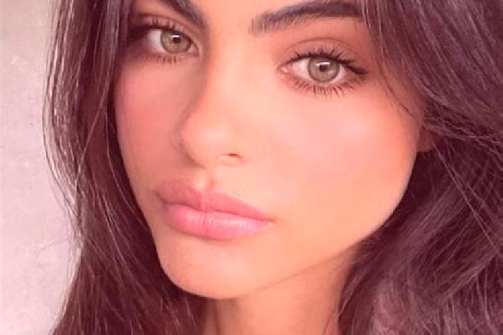 Kinsley, 26, a black hazel-eyed middle eastern companion based in Villaespasa. Offering OWO, Prostate Massage, Duos, Party Girl, Travel Companion. Available ...