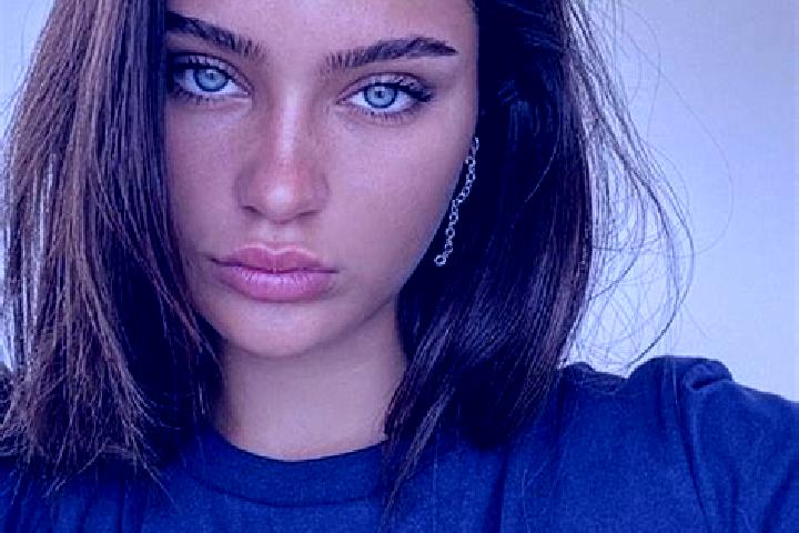 Kinsley, 26, a brunette dark-eyed slavic companion based in Tiwi. Offering Party Girl, Duos, Erotic Massage. Available for incall and outcall, overnight book...