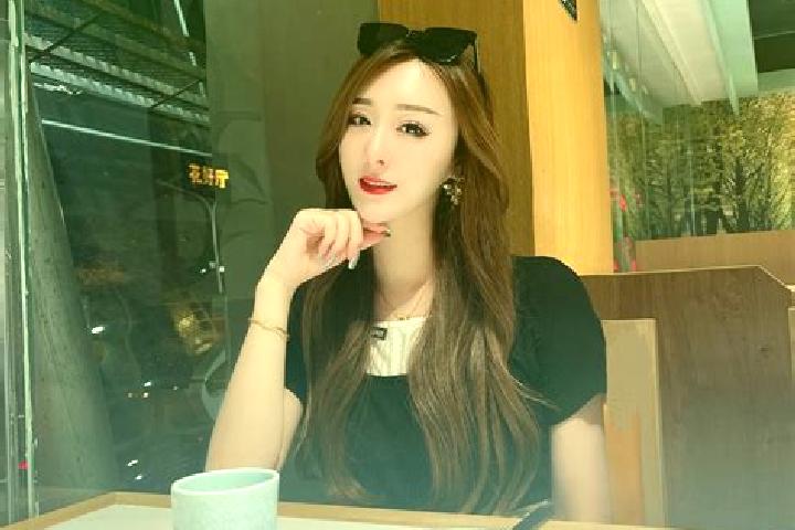 Kinsley, 26 — Escort in Caijiazha, China
