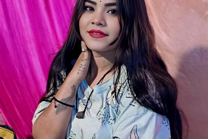 Kinsley, 28 — Escort in Mau Aimma, India