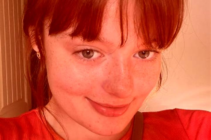Kinsley, 29, a red grey-eyed mixed companion based in Blanzat. Offering Travel Companion, GFE, Erotic Massage, BDSM. Available for incall and outcall, overni...
