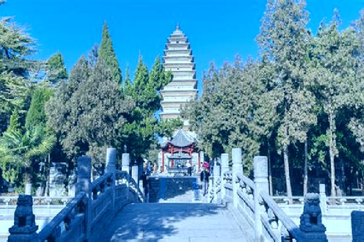 Kinsley, 29 — Escort in Baimasi, China