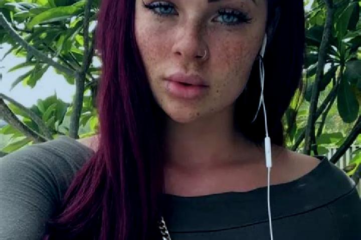 Kinsley, 32, a auburn grey-eyed indian companion based in Belmont-de-la-Loire. Offering Couples, Girlfriend Experience, BDSM, Duos. Available for incall and ...