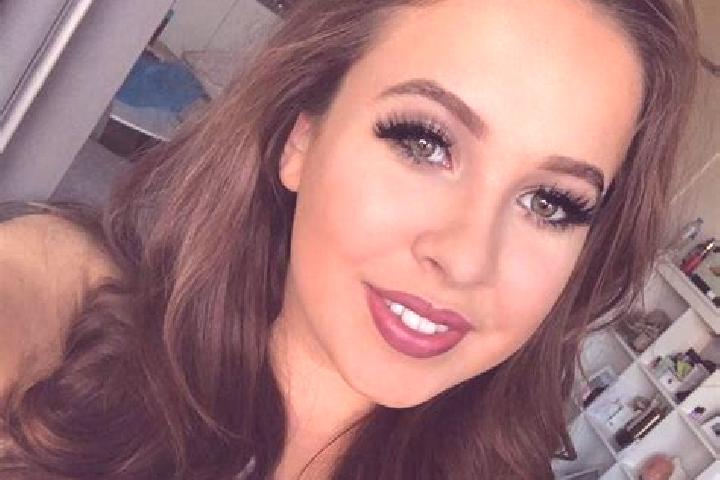 Kinsley, 32, a red dark-eyed european companion based in Seaforth. Offering Travel Companion, GFE, Overnight, Fetish. Available for incall and outcall, overn...