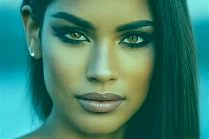 Kinsley, 33, a auburn amber-eyed latina companion based in Wolka Niedzwiedzka. Offering Roleplay, GFE, Massage. Available for incall and outcall, overnight b...