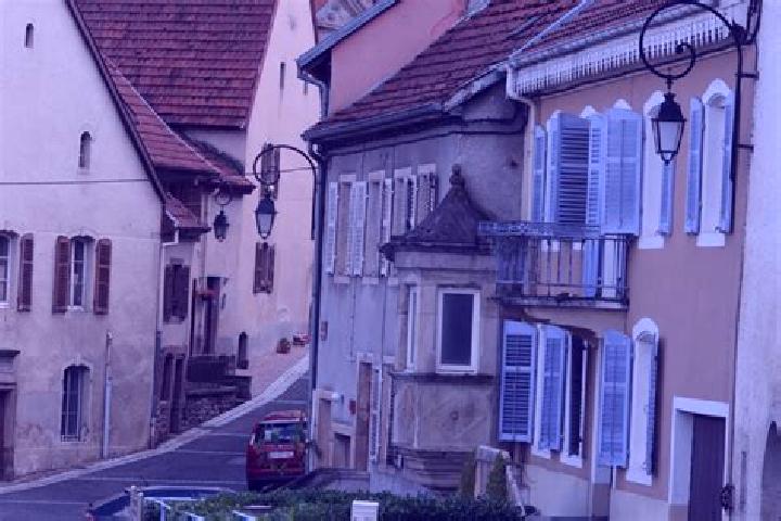Kinsley, 33 — Escort in Saint-Quirin, France