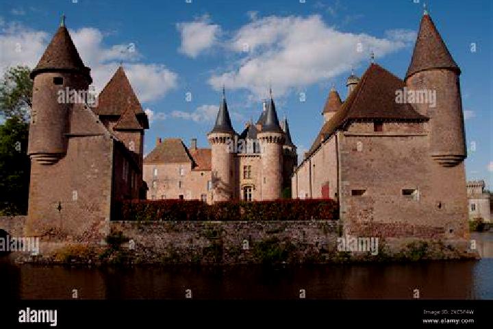 Kinsley, 34 — Escort in La Clayette, France