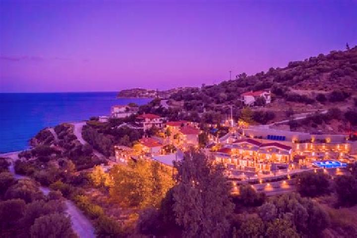 Kinsley, 34 — Escort in Poulithra, Greece