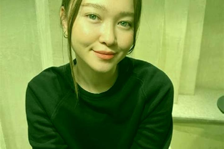Kinsley, 35, a dark blonde blue-eyed asian companion based in Daja Lorong. Offering Overnight, Girlfriend Experience, Tantra. Available for incall and outcal...