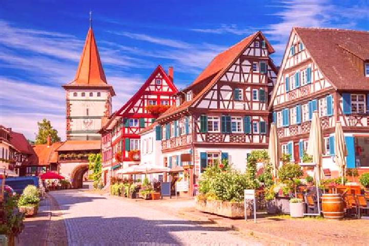Kinsley, 36 — Escort in Sankt Roman, Austria