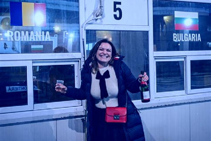 Kinsley, 36 — Escort in Suharau, Romania