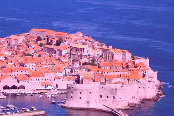Kinsley, 37 — Escort in Grizane, Croatia