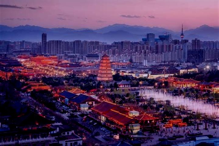 Kinsley, 37 — Escort in She Xian, China