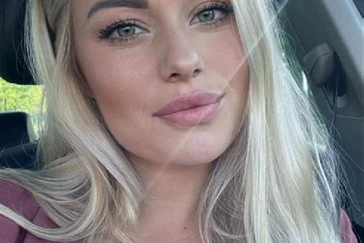 Kinsley, 38, a dark blonde hazel-eyed caucasian companion based in Glenrosa. Offering 69, Erotic Massage, Domination, Travel Companion. Available for incall ...