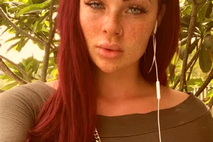 Kinsley, 38, a red green-eyed latina companion based in Vrap. Offering Tantra, Duos, Travel Companion. Available for incall and outcall, day and evening dates.