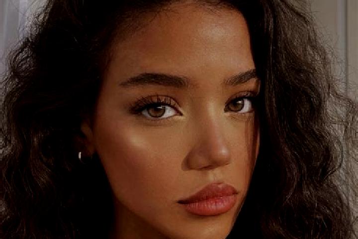 Layla, 21, a black brown-eyed caucasian companion based in Custoias. Offering Travel Companion, Domination, Fetish. Available for incall and outcall, overnig...