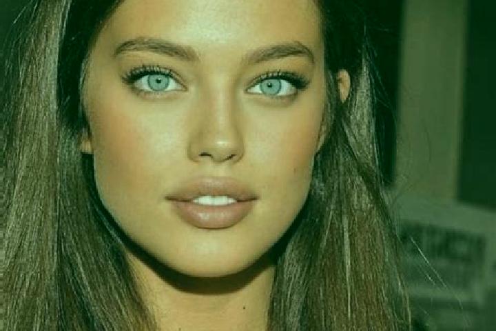 Layla, 21, a chestnut green-eyed caucasian companion based in Manasturel. Offering Erotic Massage, 69, Party Girl. Available for incall and outcall, day and ...