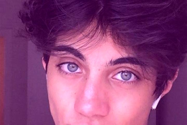 Layla, 21, a chestnut grey-eyed indian companion based in Akron. Offering Dinner Date, OWO, Tantra. Available for incall and outcall, overnight bookings avai...