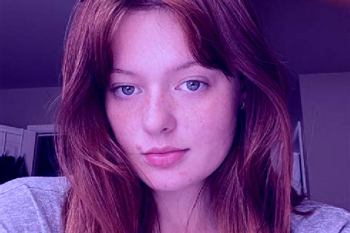 Layla, 21, a red green-eyed caucasian companion based in Falkenhain. Offering Prostate Massage, Overnight, Girlfriend Experience, 69, Travel Companion. Avail...
