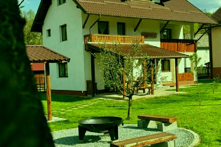 Layla, 21 — Escort in Sambata de Jos, Romania