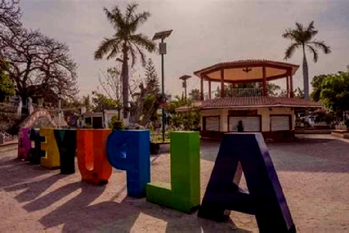 Layla, 21 — Escort in Santa Cruz Alpuyeca, Mexico