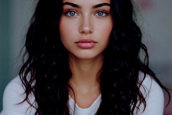 Layla, 22, a auburn hazel-eyed mediterranean companion based in Kishiwada. Offering Massage, Erotic Massage, Prostate Massage, Fetish. Available for incall a...