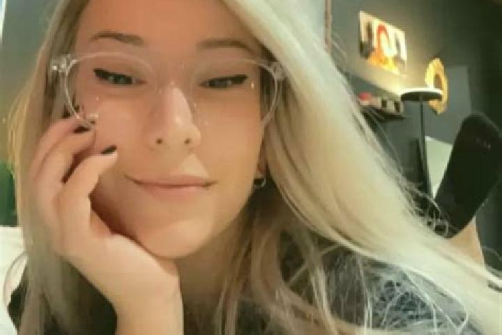 Layla, 22, a blonde dark-eyed caucasian companion based in Portage Lakes. Offering Party Girl, Domination, GFE. Available for incall and outcall, day and eve...