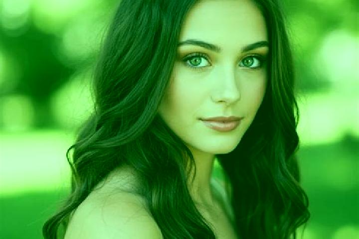 Layla, 22, a brunette hazel-eyed caucasian companion based in Pociovalistea. Offering Dinner Date, Travel Companion, OWO. Available for incall and outcall, d...