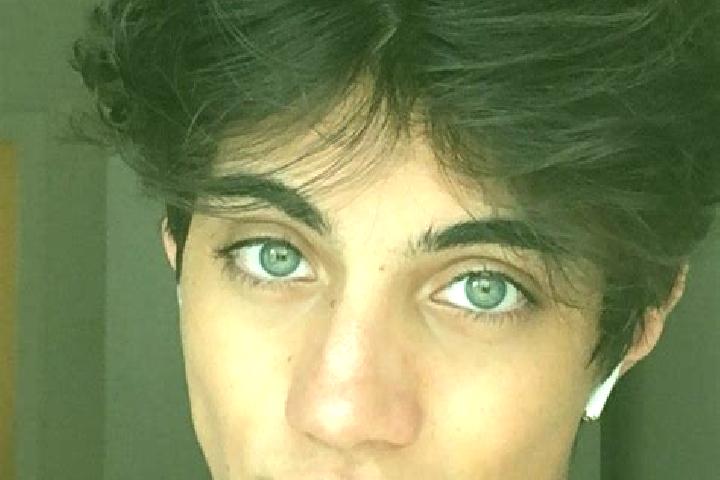 Layla, 22, a chestnut green-eyed caucasian companion based in Gisy-les-Nobles. Offering Striptease, CIM, Tantra, A-Level, Duos. Available for incall and outc...