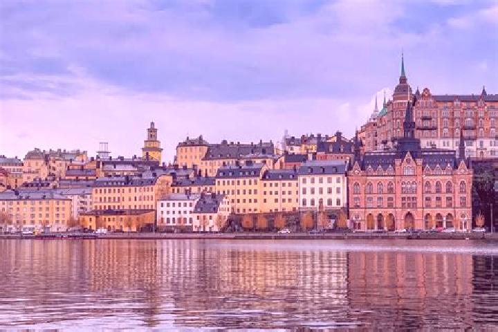 Layla, 22 — Escort in Faerloev, Sweden