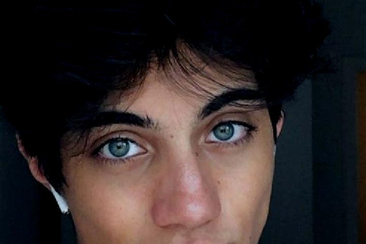 Layla, 23, a chestnut grey-eyed indian companion based in Campo Grande. Offering BDSM, Domination, Prostate Massage, Party Girl, 69. Available for incall and...