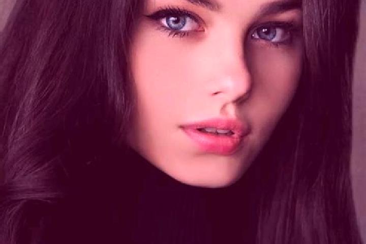 Layla, 23, a red grey-eyed slavic companion based in Tikinmul. Offering CIM, Fetish, BDSM. Available for incall and outcall, overnight bookings available.