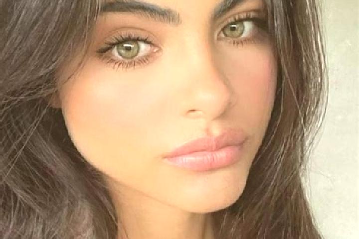 Layla, 24, a brunette amber-eyed middle eastern companion based in Zimmern unter der Burg. Offering GFE, Striptease, Dinner Date, Girlfriend Experience. Avai...