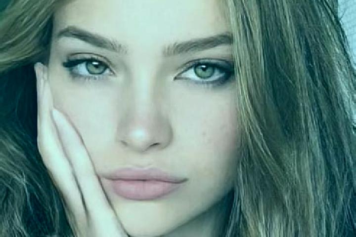Layla, 24, a dark blonde hazel-eyed mediterranean companion based in Poljica. Offering A-Level, GFE, CIM. Available for incall and outcall, day and evening d...