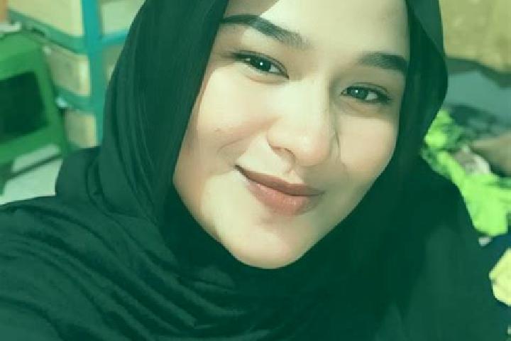 Layla, 24 — Escort in Liang, Indonesia
