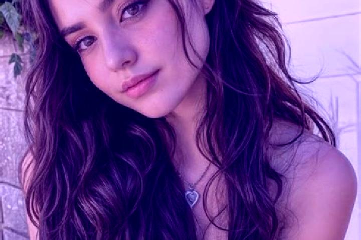 Layla, 25, a auburn amber-eyed slavic companion based in Joselandia. Offering Party Girl, A-Level, Dinner Date. Available for incall and outcall, day and eve...