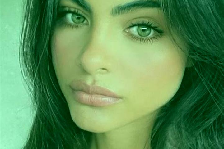 Layla, 25, a brunette brown-eyed indian companion based in Tongole. Offering Party Girl, 69, Erotic Massage, Overnight, Prostate Massage. Available for incal...
