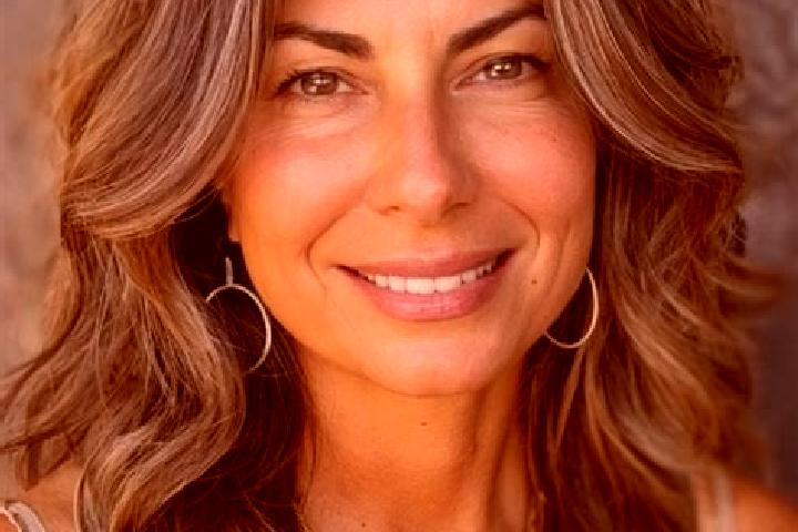 Layla, 25, a brunette grey-eyed latina companion based in Azuara. Offering Party Girl, GFE, Massage, 69, Roleplay. Available for incall and outcall, overnigh...