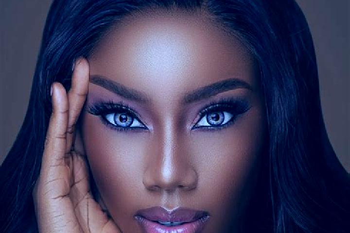 Layla, 25, a red blue-eyed ebony companion based in Hikawa. Offering Dinner Date, A-Level, CIM. Available for incall and outcall, overnight bookings available.