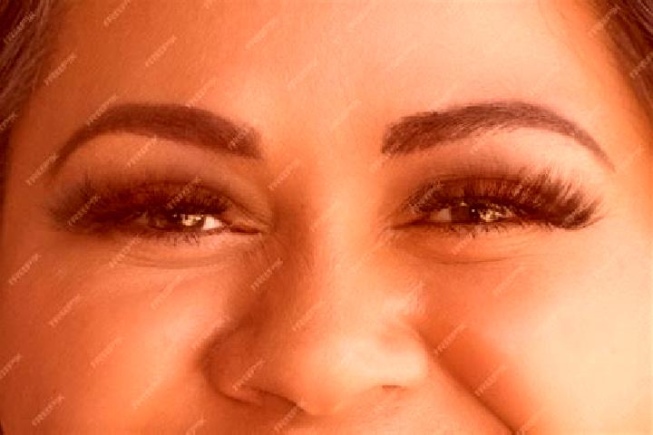 Layla, 25, a red green-eyed latina companion based in Colonia Tarnava. Offering A-Level, 69, CIM. Available for incall and outcall, day and evening dates.
