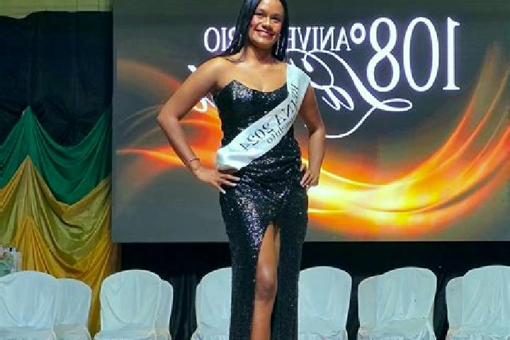 Layla, 25 — Escort in La Verde, Argentina