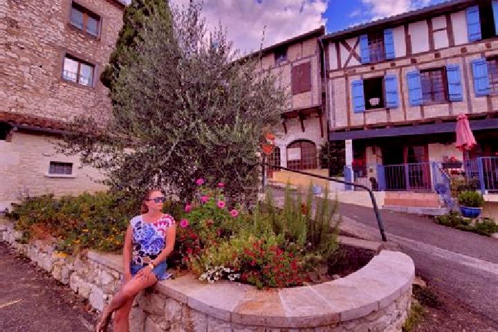 Layla, 25 — Escort in Montaigu-de-Quercy, France