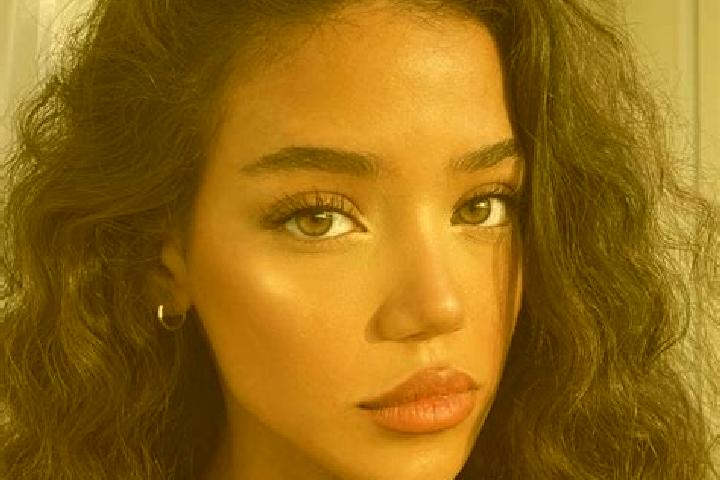 Layla, 26, a black brown-eyed european companion based in Sarwar. Offering Duos, Domination, Tantra, CIM, GFE. Available for incall and outcall, day and even...