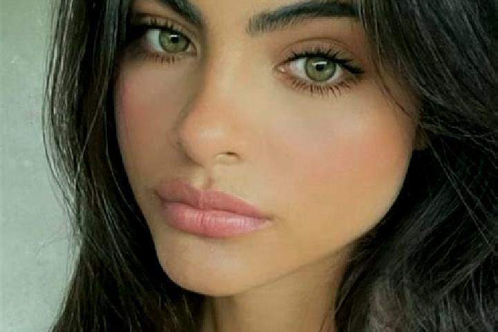 Layla, 26, a brunette green-eyed indian companion based in UEcyol. Offering Massage, Party Girl, Overnight, Deep French Kissing. Available for incall and out...