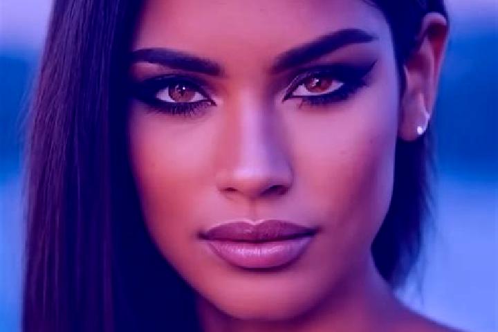 Layla, 27, a black amber-eyed latina companion based in Canencia. Offering Overnight, Couples, Dinner Date, GFE, 69. Available for incall and outcall, day an...